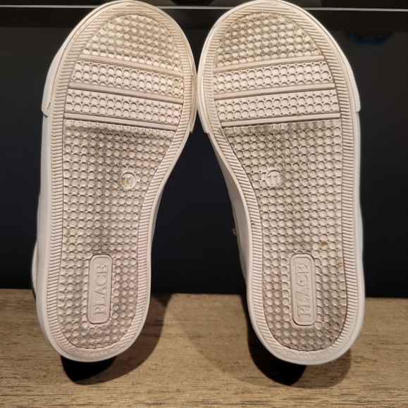 Toddler Children’s Place White Shoes - Picture 6 of 7